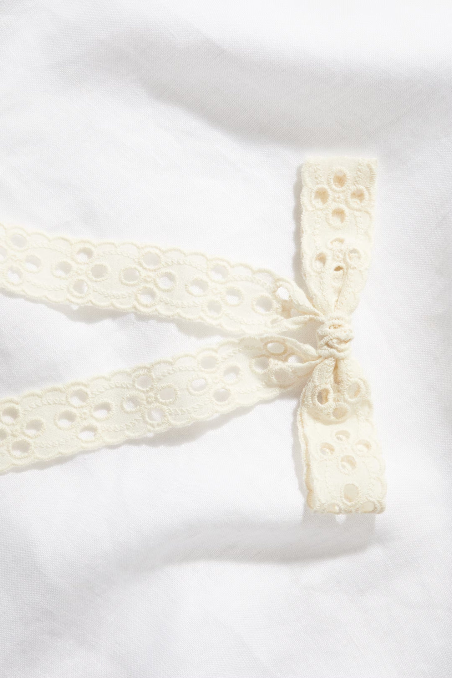 Broderie anglaise bow hair clip