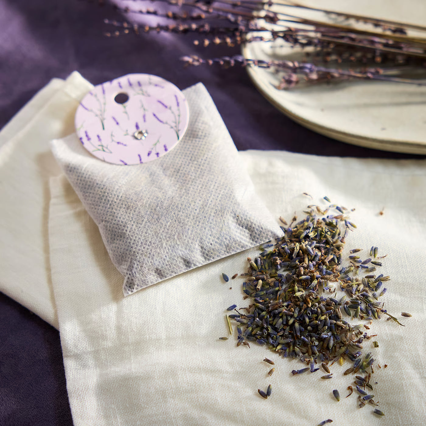 HÄRMHÖK Lavender bag, white/lilac, 7 g