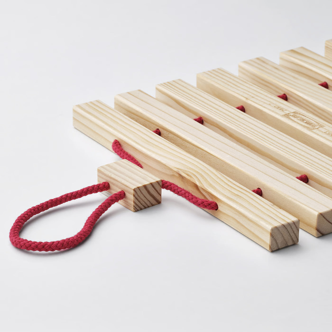 HALVNÄBB Pot stand, extendable bright red/pine, 16-32x20 cm