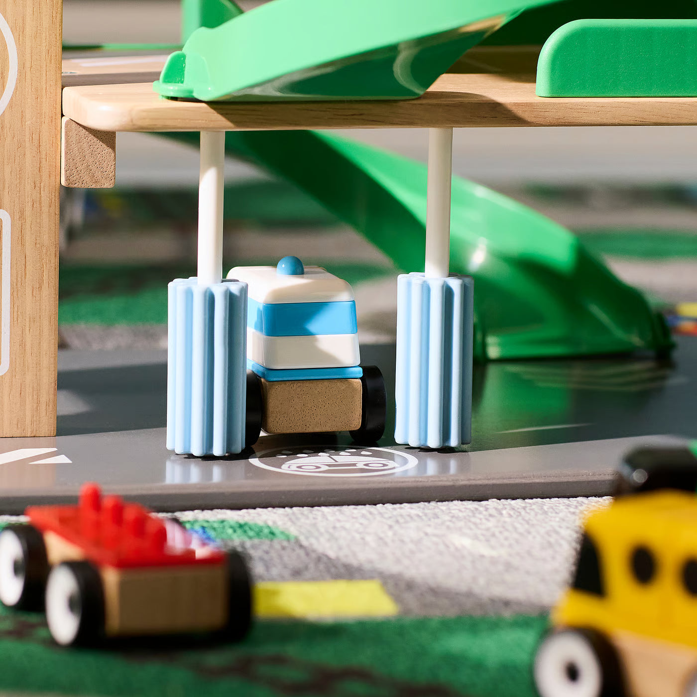LILLABO 4-piece vehicle set, sports car/school bus recycling truck/police car/multicolour