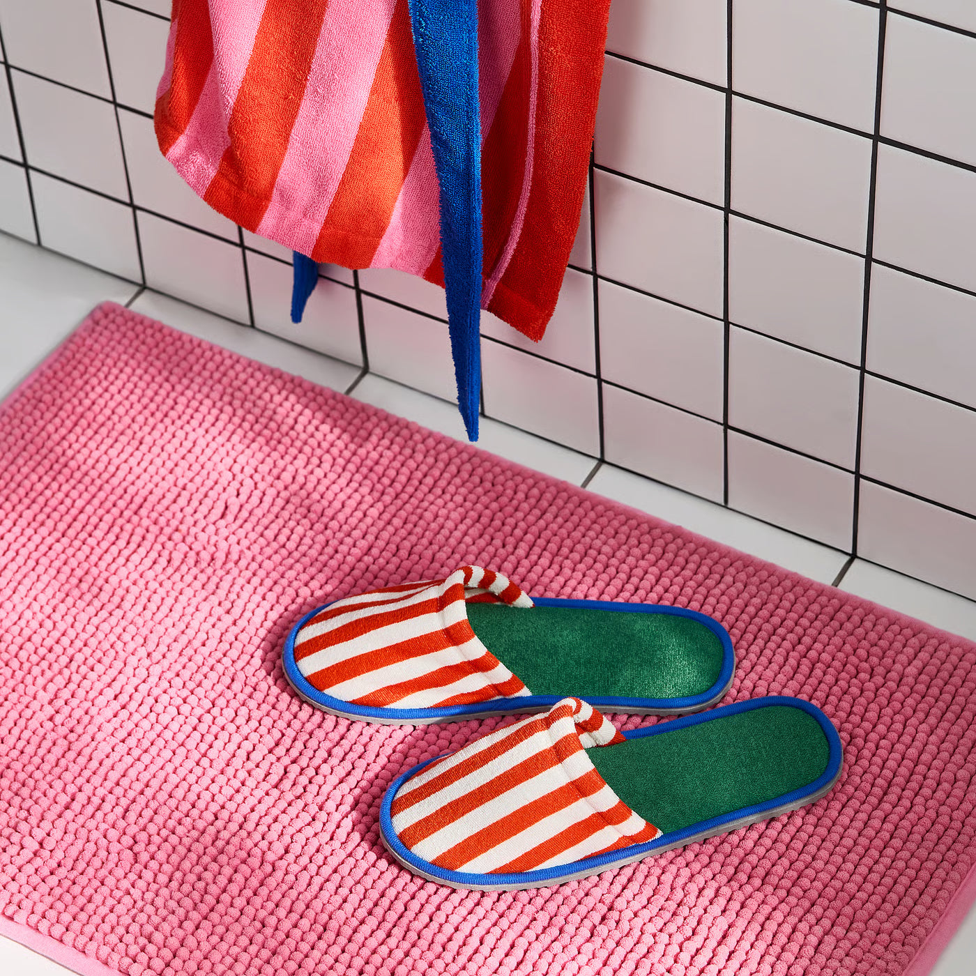 SKOGSSALLAT Slippers, red/white/striped, S/M