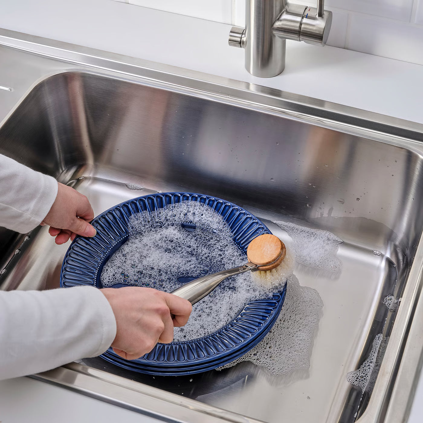 VÄLVÅRDAD Dish-washing brush, stainless steel/beech