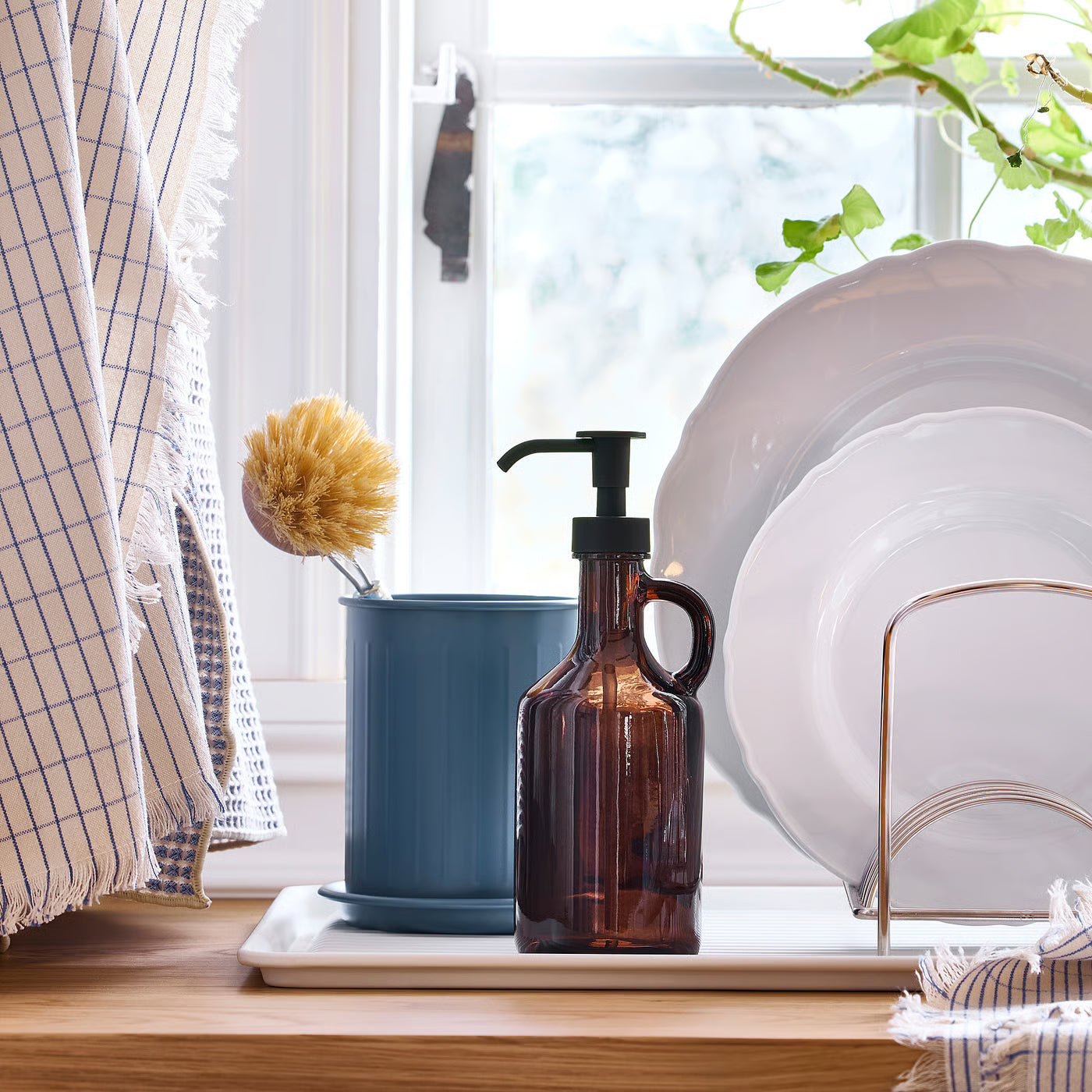 VÄLVÅRDAD Soap dispenser, brown